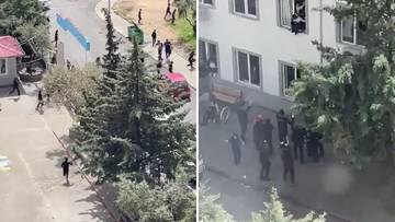 Fragmenty nagrań z miejsca zdarzenia przedstawiające ewakuację i osoby w pobliżu budynku szkoły w Turcji po strzelaninie.