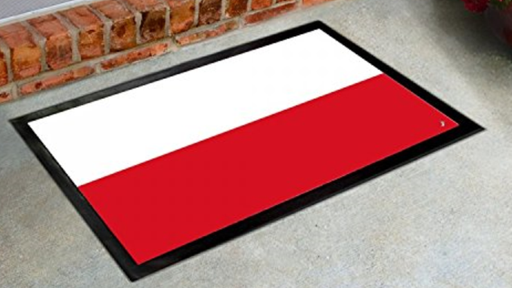 Polska flaga jako wycieraczka w serwisie Amazon. Internauci oburzeni