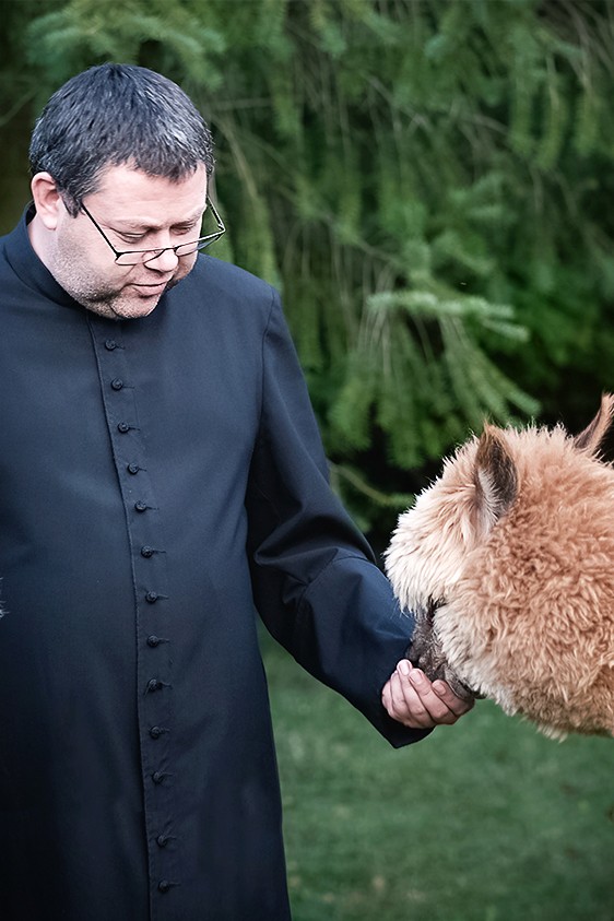 „Święty”: Hodowla alpak i szanse na rychły koniec świata