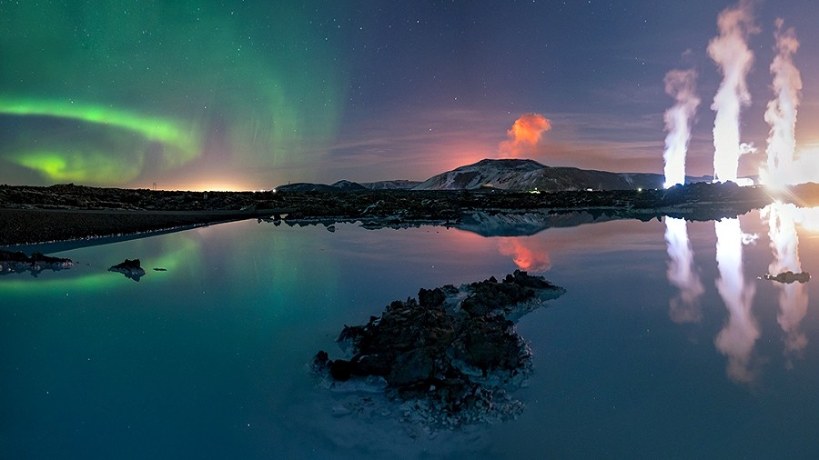 Zorza polarna, erupcja wulkanu Fagradalsfjall i gorące źródła Błękitnej Laguny na Islandii. Fot. Wioleta / TwojaPogoda.pl