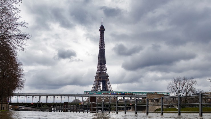Wieża Eiffla zmieni kolor. Francuski dziennik: to największy lifting w jej historii