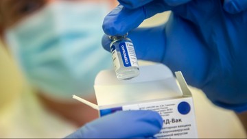 Niemal połowa Polaków wierzy, że koronawirus pochodzi z laboratorium. Najnowszy sondaż