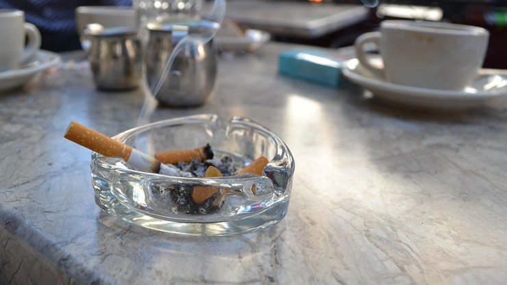 Holendrzy znowu więcej palą. A papierosy przemycają głównie z Polski