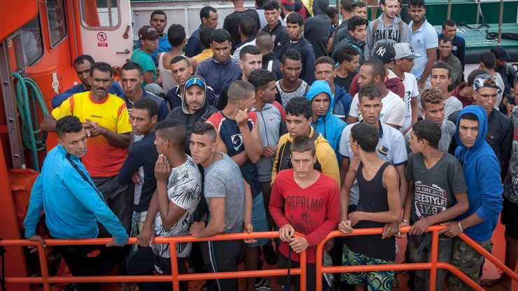 W Hiszpanii rozbito siatkę legalizującą pobyt migrantów z Azji w Europie