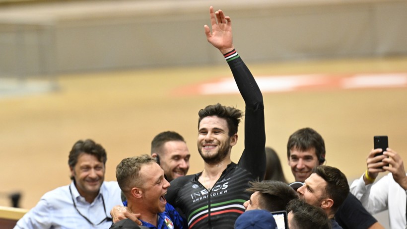 Filippo Ganna pobił rekord świata w kolarskiej jeździe godzinnej
