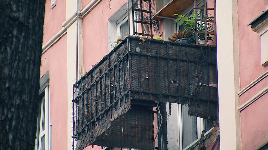Runął balkon mieszkania. Nikt nie odpowie za śmierć lokatorki