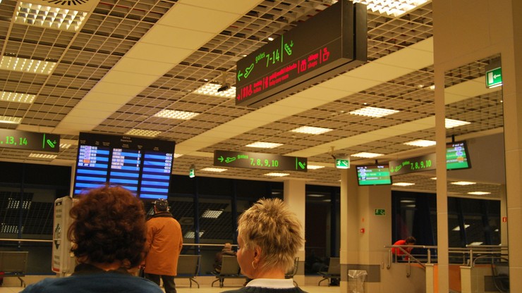 Ponad 160 turystów utknęło na lotnisku w Katowicach. Czekają na lot do Egiptu