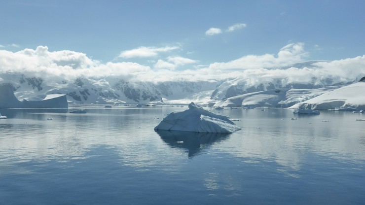 Okrążenie Antarktydy przez polską załogę oficjalnym rekordem świata