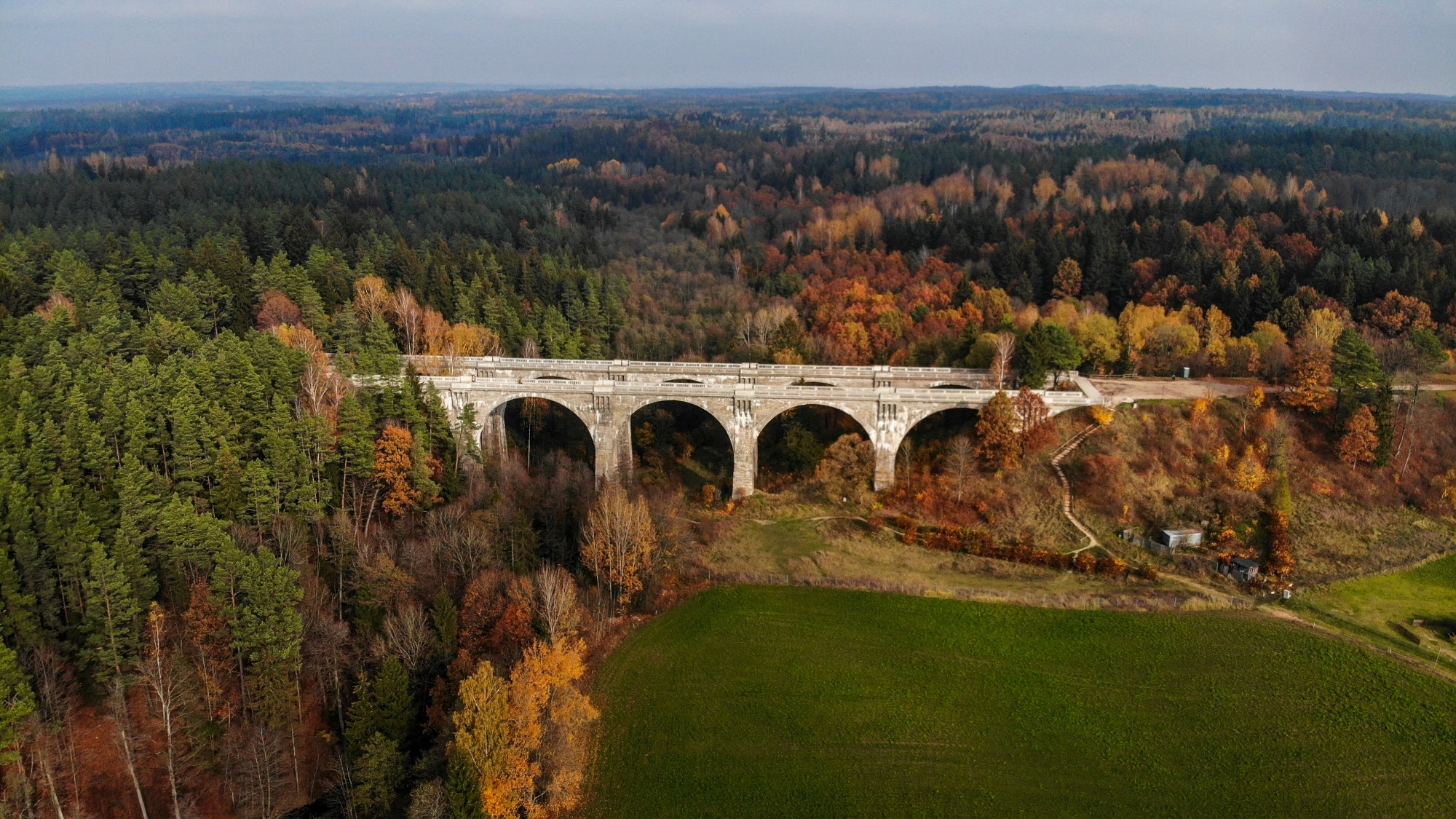 Jesień na nizinach z lotu ptaka - zdjęcie 4