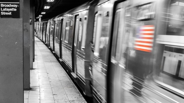 USA. Nożownik zabił dwie osoby w nowojorskim metrze. Szuka go policja