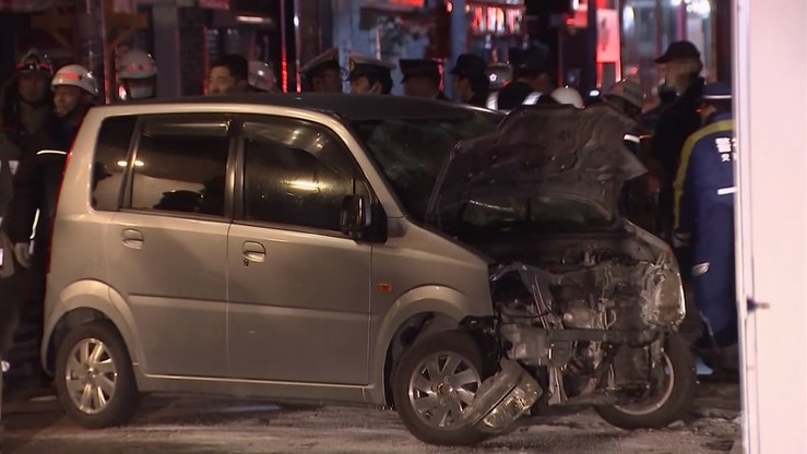 Samochód wjechał w ludzi świętujących Nowy Rok w Tokio, dziewięciu rannych