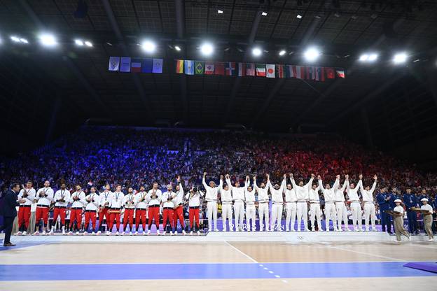 Paryż 2024: Ceremonia medalowa siatkarzy