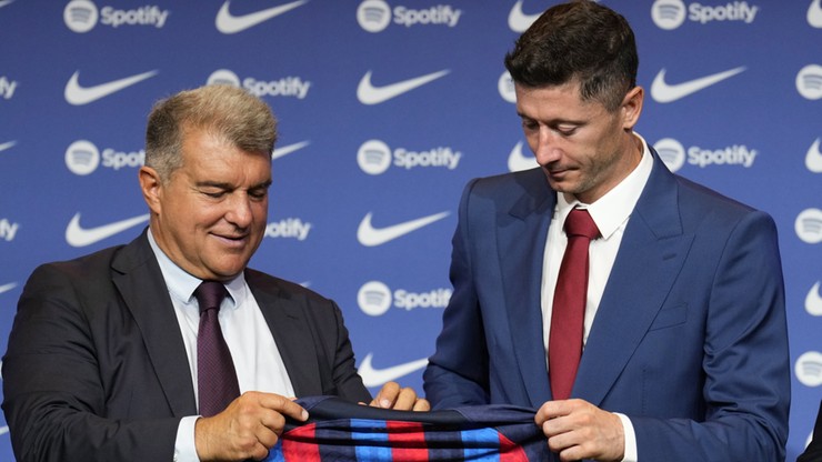 Robert Lewandowski zaprezentowany przez FC Barcelonę. Roman Kołtoń komentuje w "Gościu Wydarzeń"