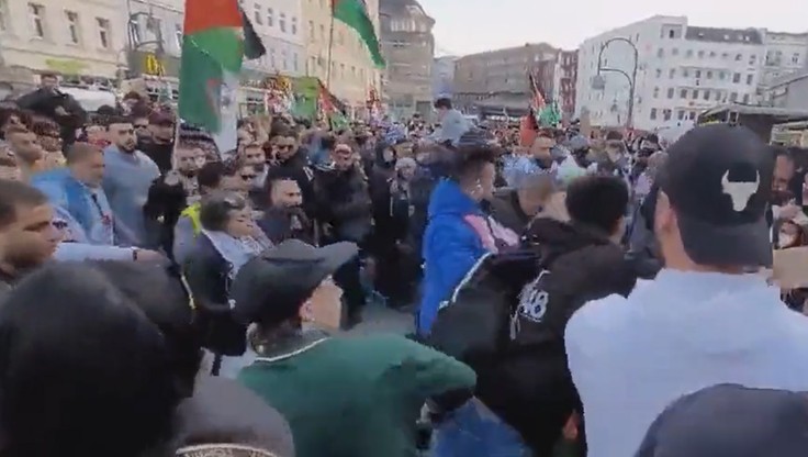 Niemcy. Antyizraelskie demonstracje w Berlinie i Hanowerze. "Izrael - morderca dzieci!"