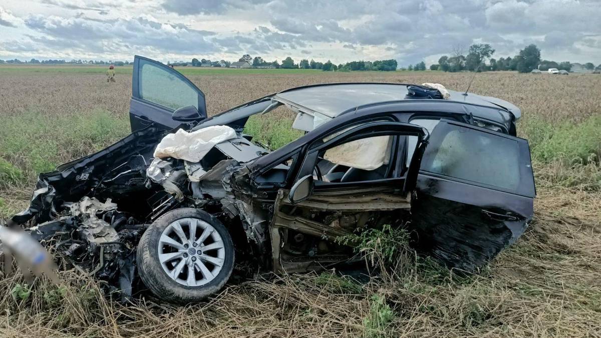 Pociąg uderzył w auto osobowe. Lądował helikopter LPR