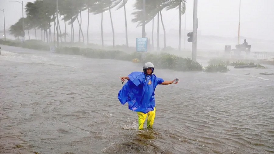 Uderzenie tajfunu Mangkhut w Filipiny. Fot. YouTube / CCTV / Bullit Marquez / Associated Press.