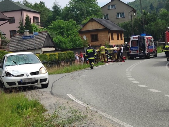 Motocykl zderzył się z samochodem. Dwie osoby nie żyją