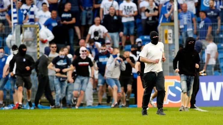 Prokuratura: 29 osób z zarzutami po meczu Lech - Legia