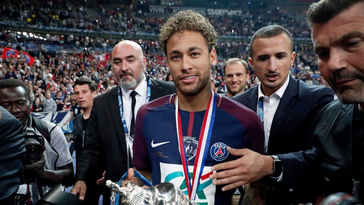 Fogiel z Paryża: Kontuzjowany Neymar skradł show kolegom z PSG