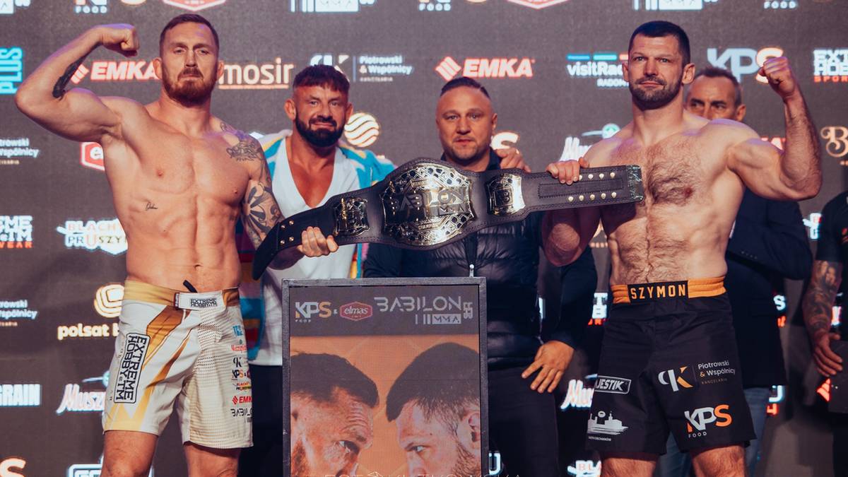 Dwóch zawodników MMA, Łazarz i Kołecki, pozuje do zdjęcia z pasem mistrzowskim, zapowiadając rewanżową walkę.