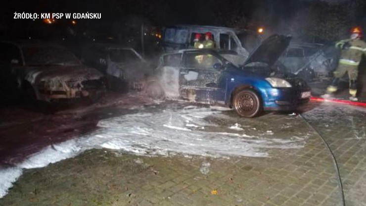Pomorskie: Sześć samochodów spłonęło na ulicy w Gdańsku