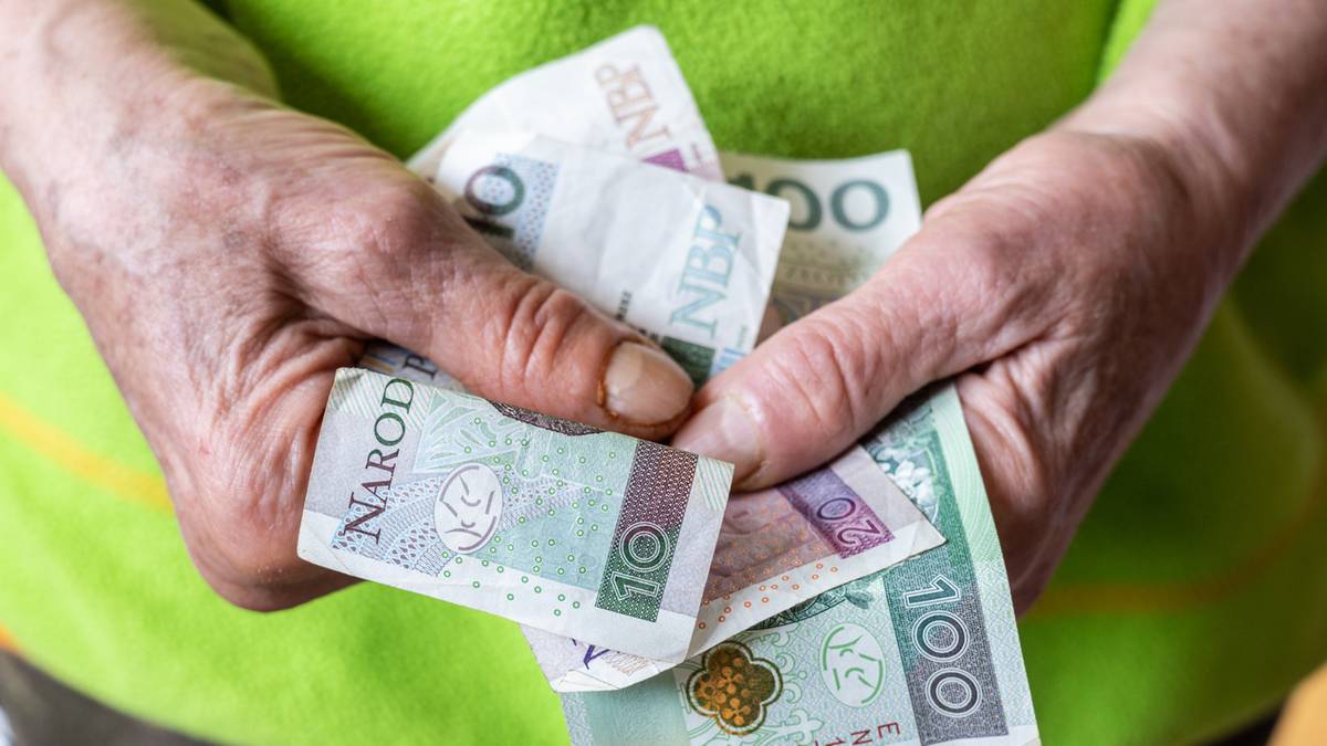 Fatalna wiadomość dla seniorów. 14. emerytura może rozczarować