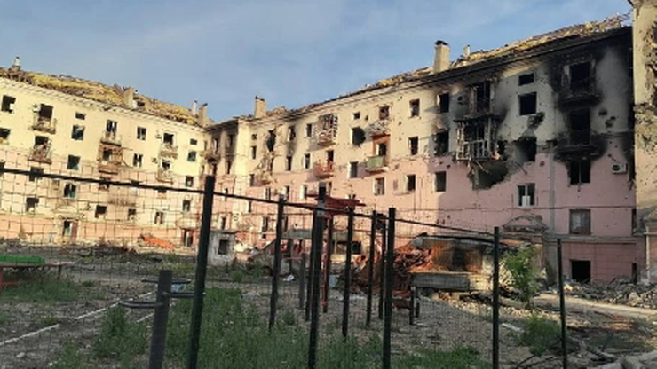 Wojna w Ukrainie. W Mariupolu odkryto ponad 100 ciał ofiar ataków. Zwłoki wciąż są pod gruzami