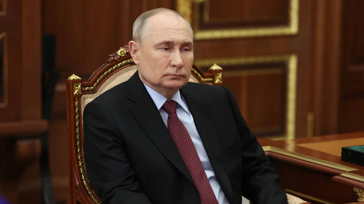 Rosja. W. Putin zwolnił dowódcę marynarki wojennej po upokarzających porażkach