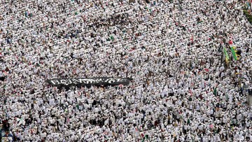Ponad 200 tys. muzułmanów protestuje w Indonezji przeciwko gubernatorowi, który miał obrażać Koran