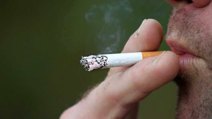 Kanada. Rząd chce drukować ostrzeżenia na każdym papierosie. Pierwsza taka propozycja na świecie