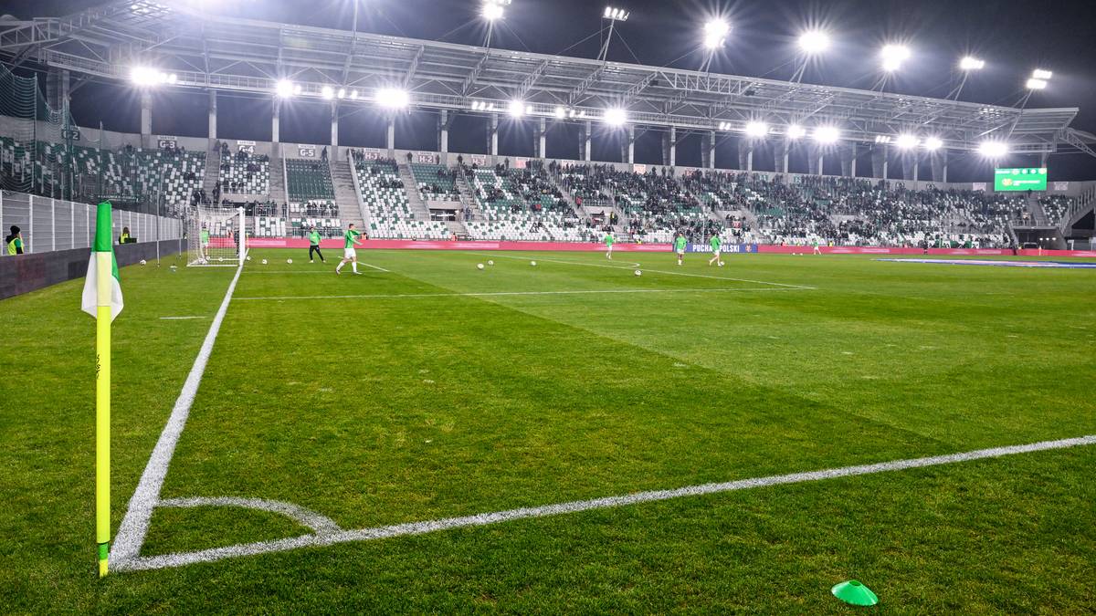 Trenerska karuzela. Ekstraklasa nie gra, a dwóch szkoleniowców straciło pracę