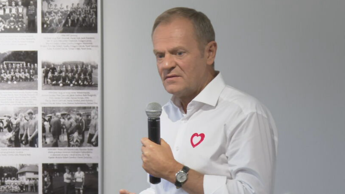 Wybory 2023. Donald Tusk w Lesku. "Od tego mamy państwo, żeby wyrównywać szanse i możliwości"