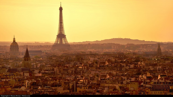 Francja: dwie nastolatki planowały zamach w Paryżu. Usłyszały już zarzuty