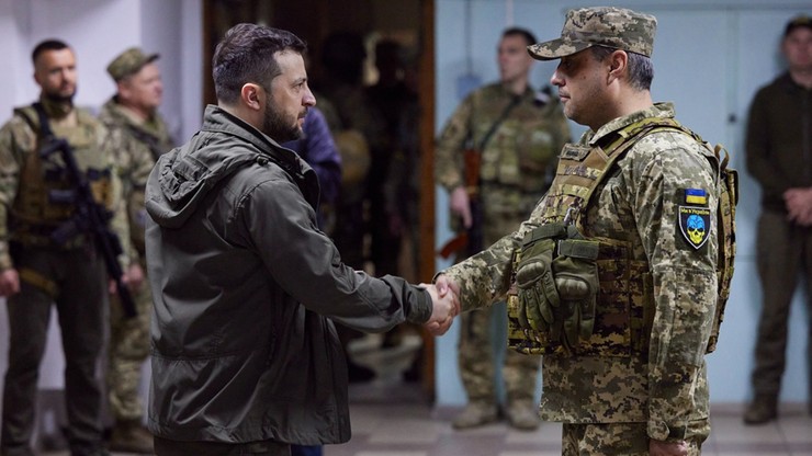 Wojna w Ukrainie. Prezydent Zełenski odwiedził żołnierzy na froncie