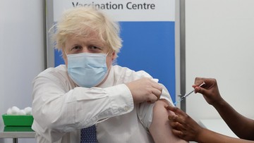 Boris Johnson: dzięki szczepieniom nasza sytuacja jest nieporównanie lepsza niż rok temu