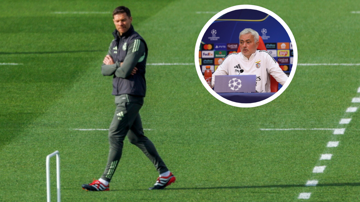 Dwóch trenerów piłkarskich: po lewej Xabi Alonso idący po boisku, po prawej José Mourinho siedzący przy stole podczas konferencji prasowej.