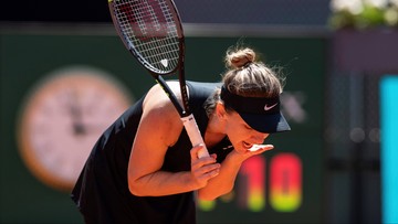 WTA w Rzymie: Halep opuściła kort na noszach i ze łzami w oczach (WIDEO)