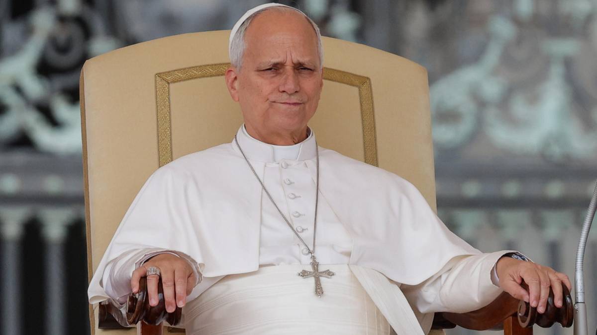 Papież przed operacją guza. Świat modli się za Leona XIV, głos kard. Dziwisza