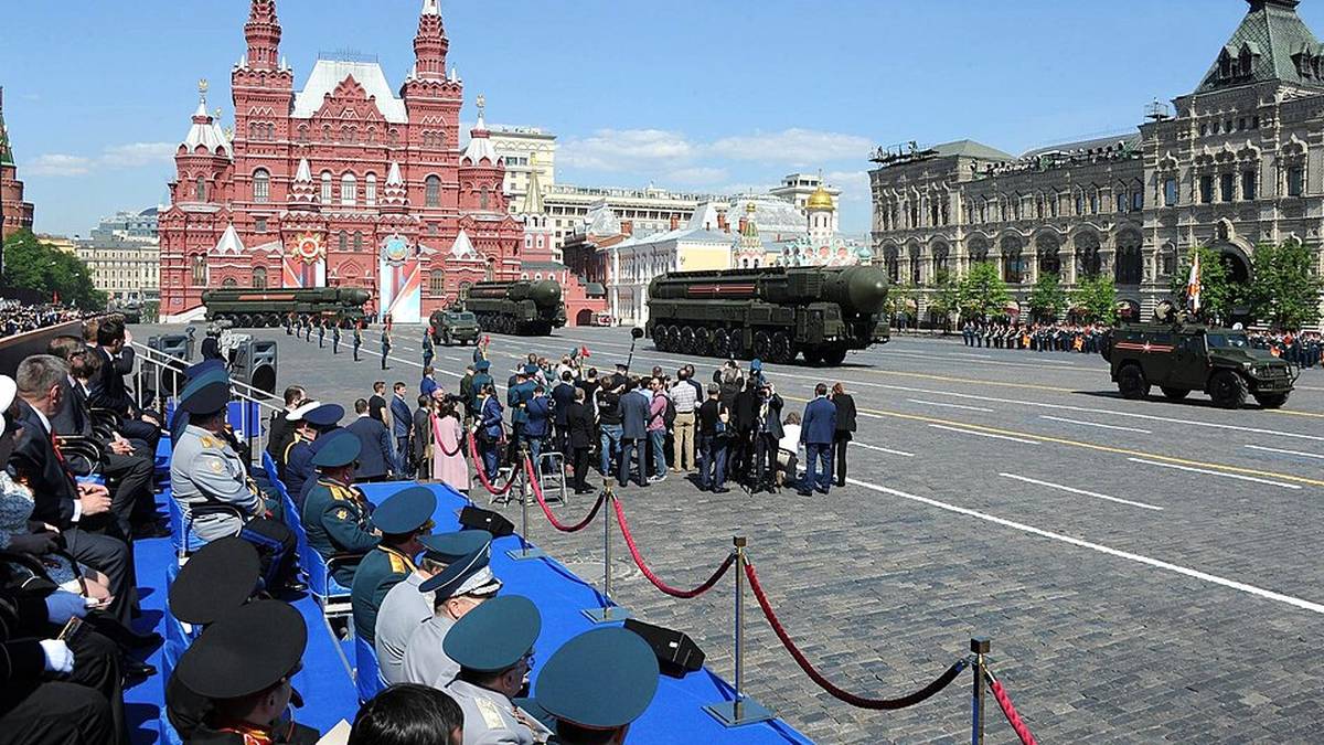 Parada w Moskwie bez czołgów. Ekspert wskazał nieoczywisty powód