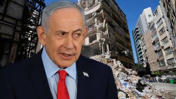 Portret Benjamina Netanjahu na tle zniszczonych budynk&oacute;w.