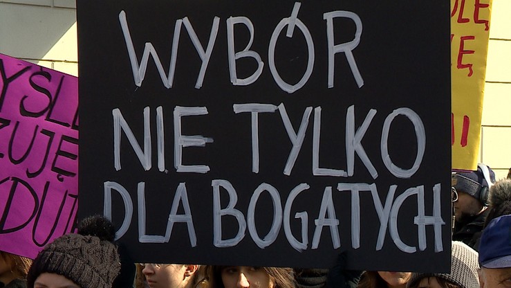 Eksperci ONZ wzywają Polskę do odrzucenia projektu "Stop Aborcji". "Narusza godność kobiet"
