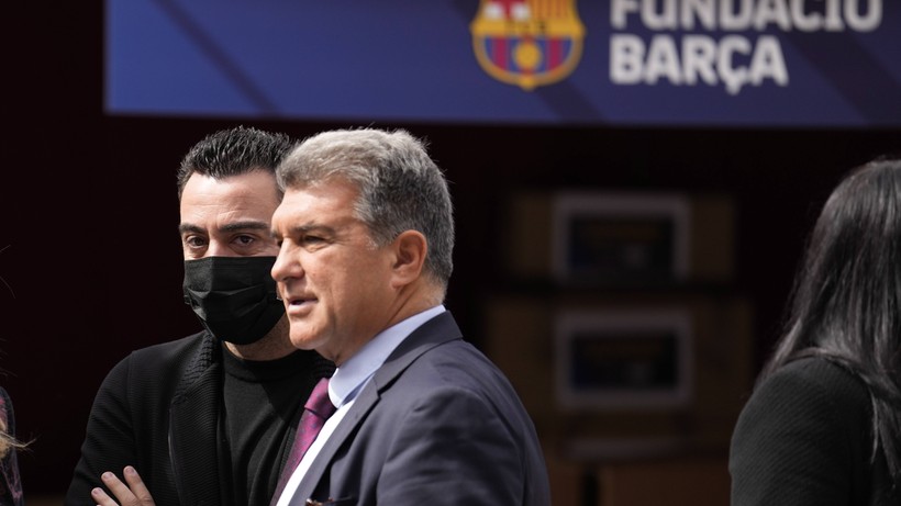 Prezes Barcelony niezadowolony z wypowiedzi szefa La Liga dot. Roberta Lewandowskiego