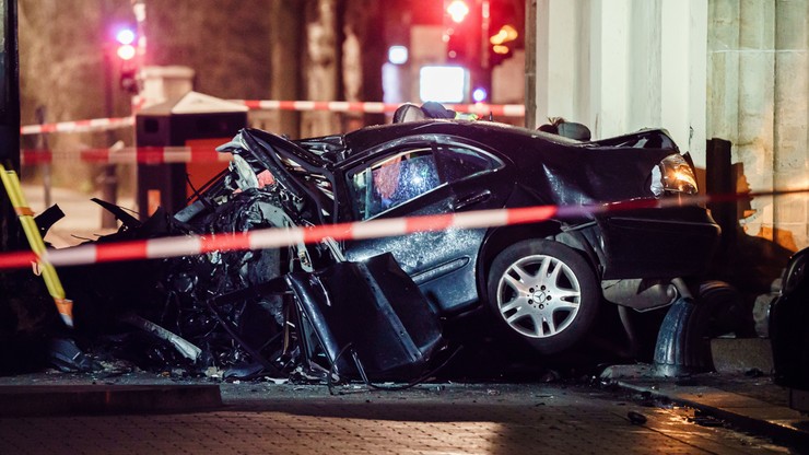 Niemcy: Samochód uderzył w Bramę Brandenburską. Nie żyje kierowca