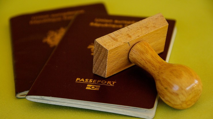 W Grecji i Czechach zatrzymano 19 osób sprzedających dokumenty migrantom