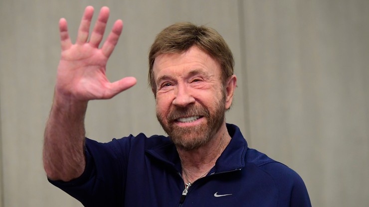 Chuck Norris na skoczni Holmenkollen