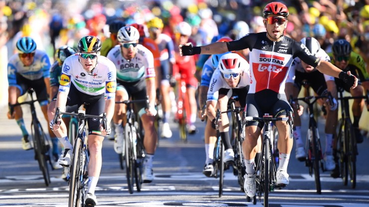 Tour de France: Caleb Ewan wygrał trzeci etap, Julian Alaphilippe liderem