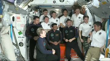 Powitanie astronautów na ISS. Polak otrzymał odznakę