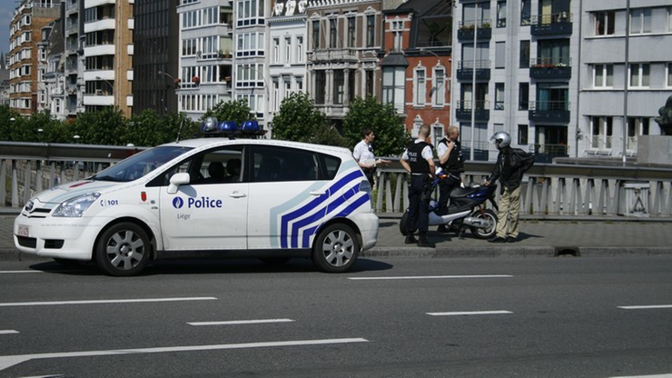 Belgia: samochód z polską rejestracją zdemolował budynek i trzy samochody