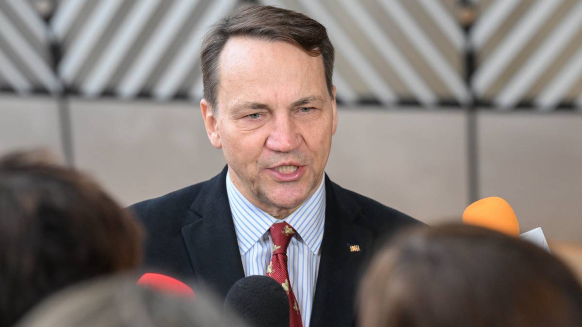 "Z uwagi na szacunek i sympatię". Sikorski zabrał głos ws. apelu Trumpa