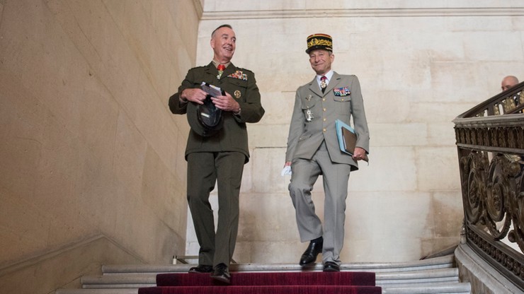 Francuscy generałowie-sygnatariusze apeli o "rozpadzie kraju" wezwani przed Wysoką Radę Wojskową